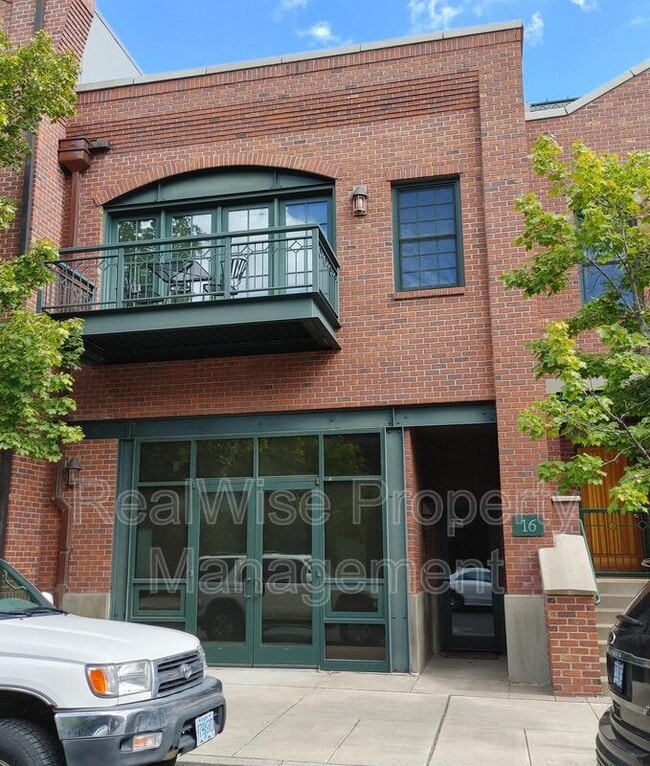 Primary Photo - 16 SW Wall St