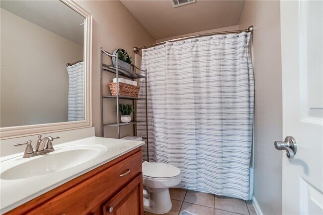 Building Photo - 1203 Calistoga Dr