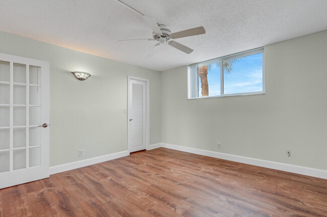 Building Photo - 104 Paradise Harbour Blvd