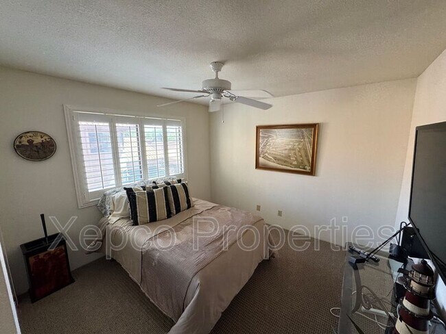 Building Photo - 38297 Crocus Ln