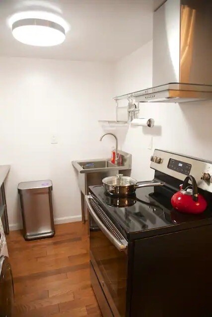 Building Photo - 542A Willoughby Ave