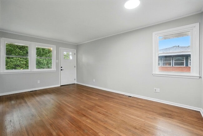 Building Photo - Charming 2BR Duplex in Charlotte