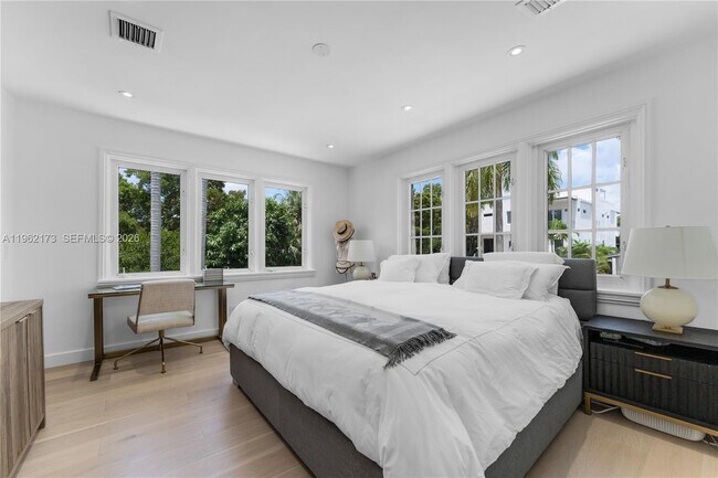 Building Photo - 1826 Fairhaven Pl