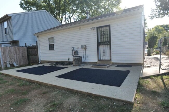 Building Photo - 617 Drum Ave