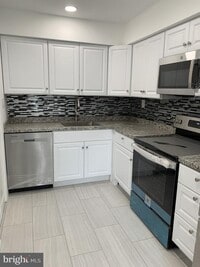 Building Photo - 2113 Harbour Dr