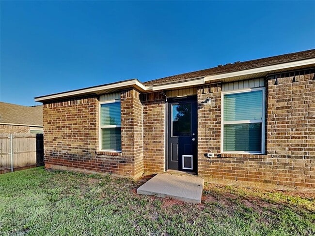 Building Photo - 2033 W Hunters Springs Way