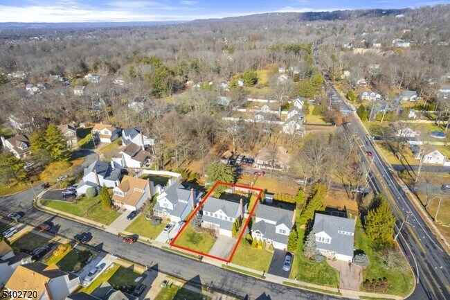 Building Photo - 6 Hoagland Ct