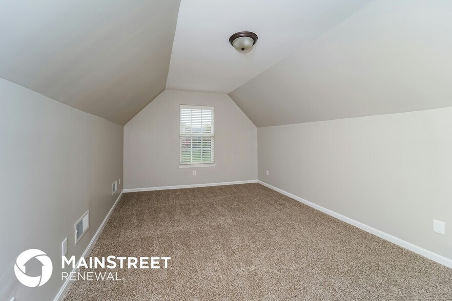 Building Photo - 2825 Horse Trail Rd