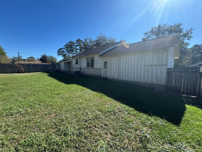 Building Photo - 115 Carter St