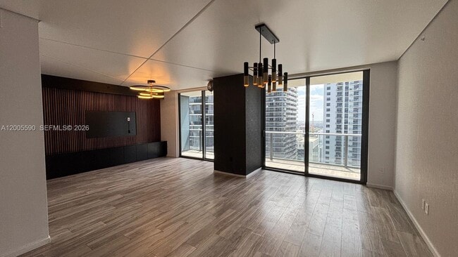 Building Photo - 801 S Miami Ave