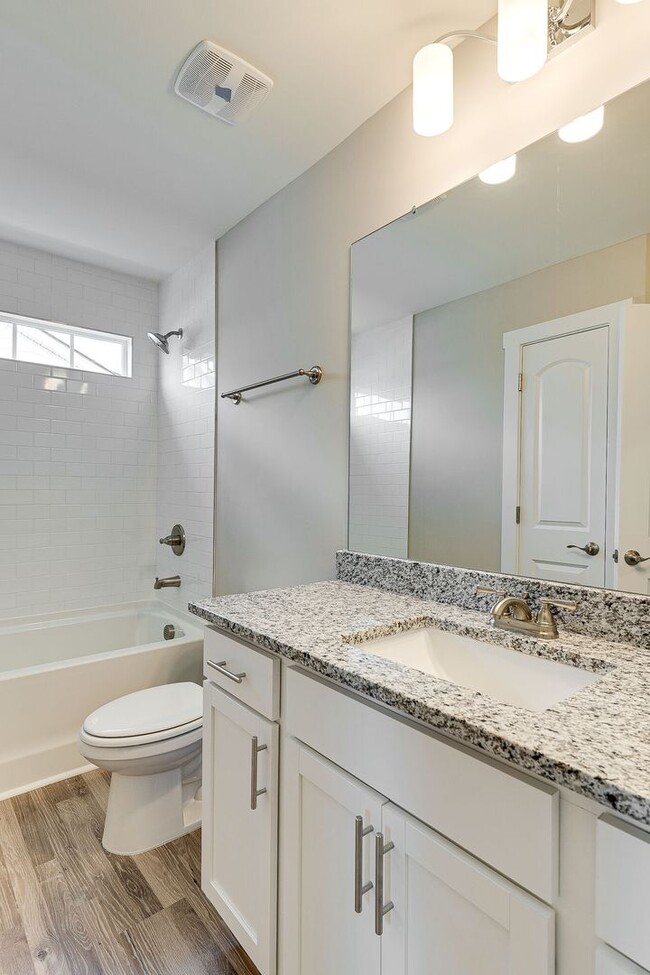 Building Photo - Townhome in Goodlettsville, Only 12 miles ...