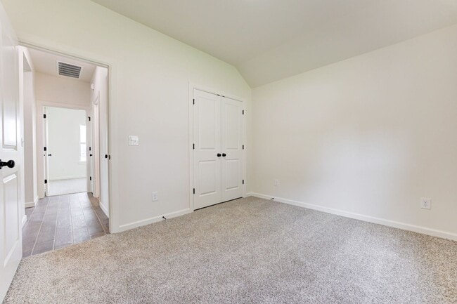 Building Photo - Brand New Home In Noble!