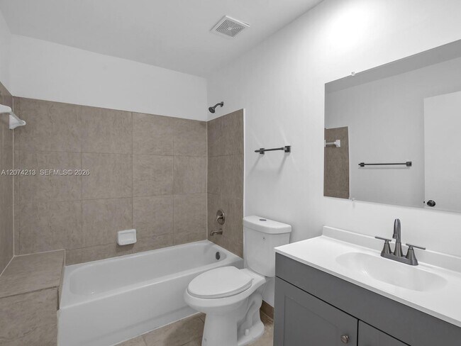 Building Photo - 241 NW 40th St