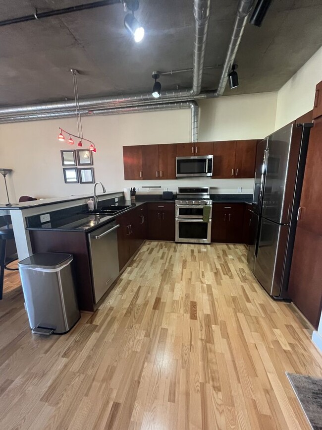 Building Photo - Available May 10th, 2025-Beautiful and Spa...