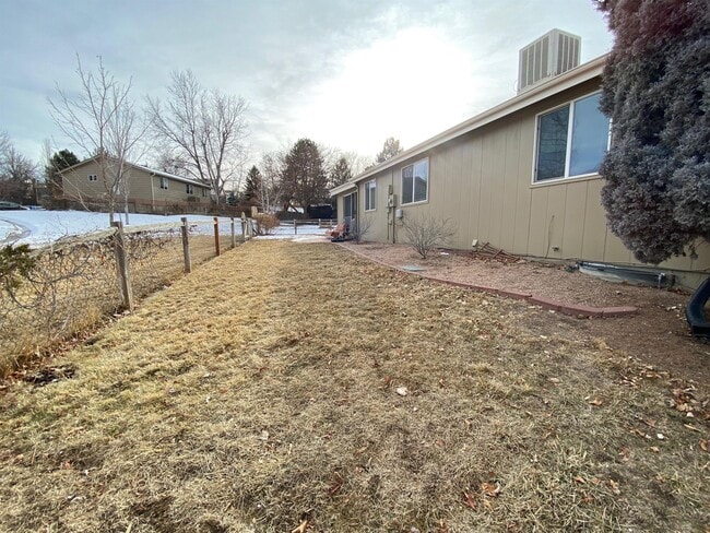 Building Photo - 10860 Utica Ct