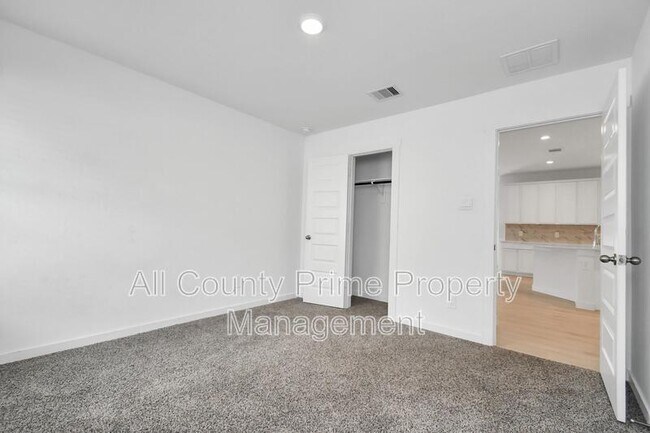 Building Photo - 29935 Gallatin River Ln