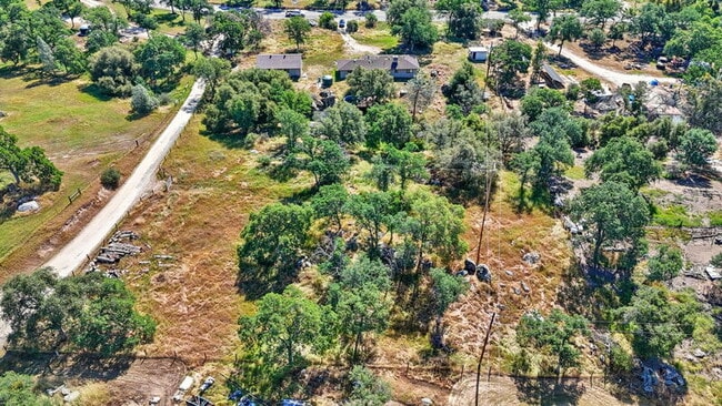 Building Photo - 31331 Auberry Rd