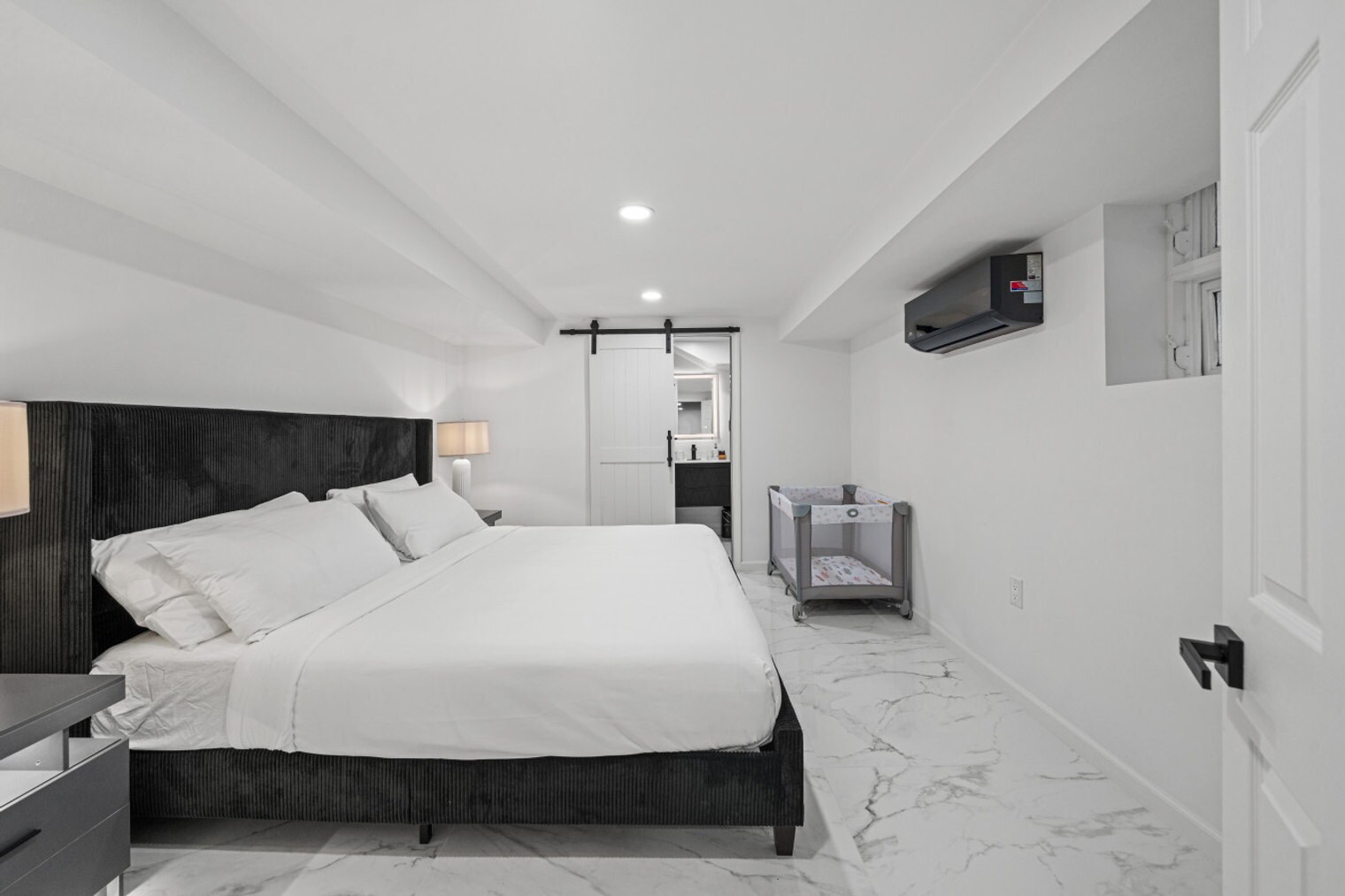 Building Photo - 857 Avenue C