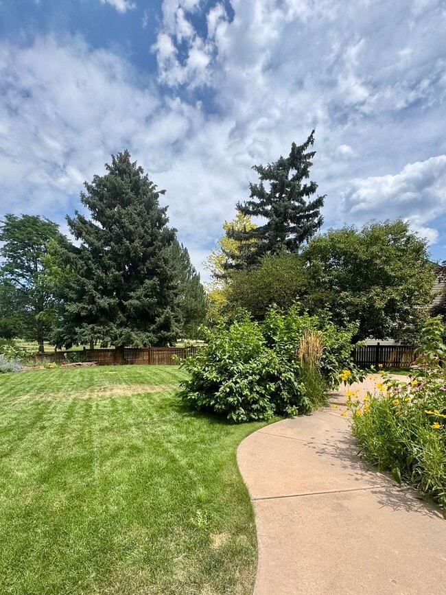 Building Photo - Beautiful Fort Collins Home with Golf Cour...