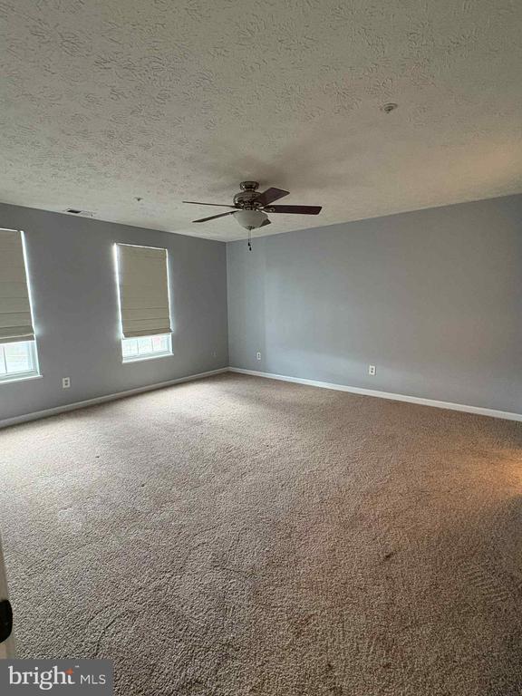 Building Photo - 701 Orchard Overlook