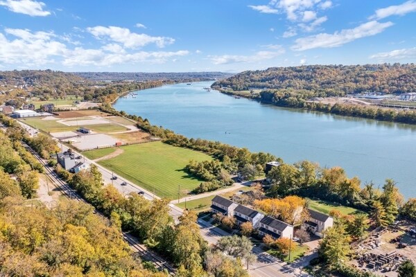 Building Photo - 2602 Riverside Dr