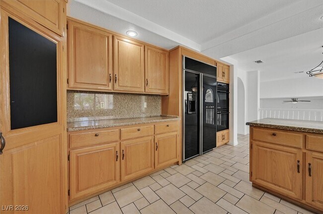 Building Photo - 9123 Fawn Grove Dr