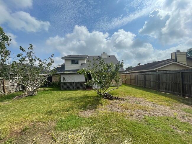 Building Photo - 4625 Vail St