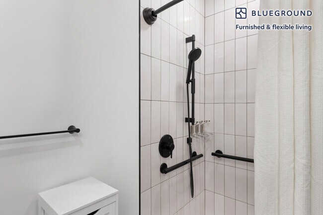 Building Photo - 61 W Erie St