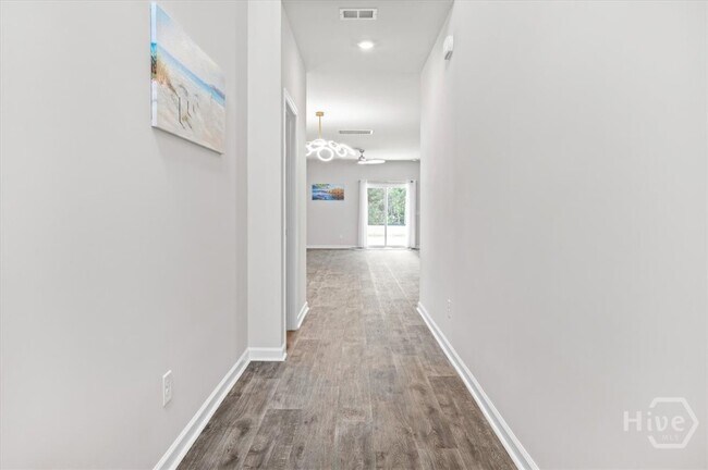 Building Photo - 142 Bottlebrush Dr