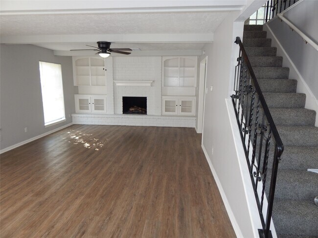 Building Photo - 22210 Provincial Blvd