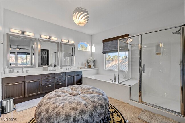 Building Photo - 9593 Los Cotos Ct