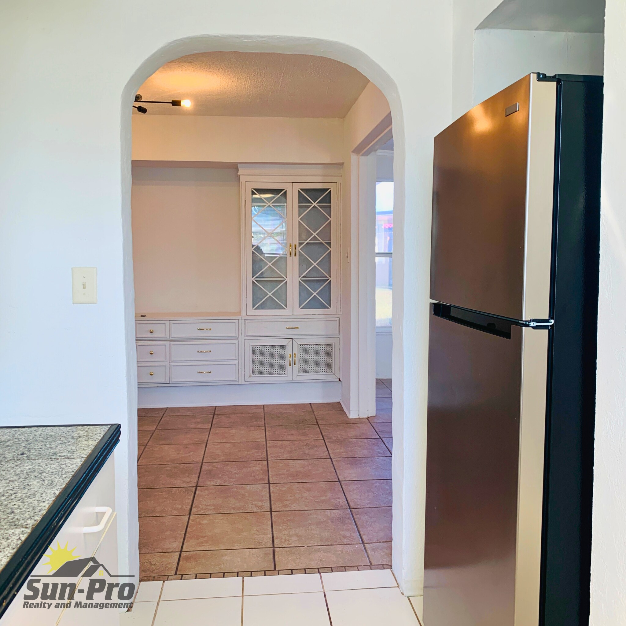 Building Photo - 40 Beechwood Dr