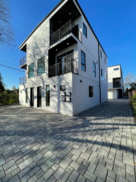 Building Photo - 6345 Farmdale Ave