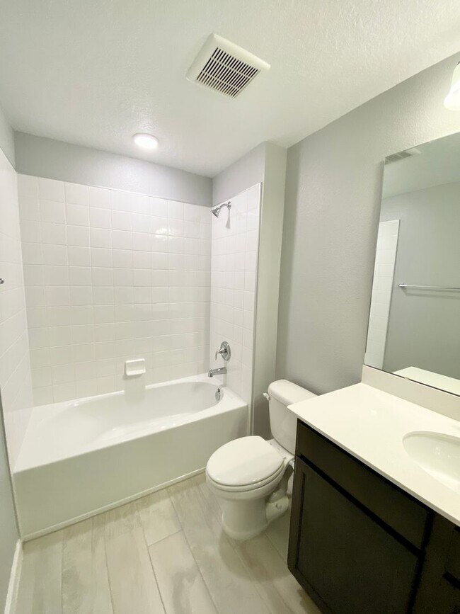 Building Photo - Brand New Townhome for Rent in Gated Commu...
