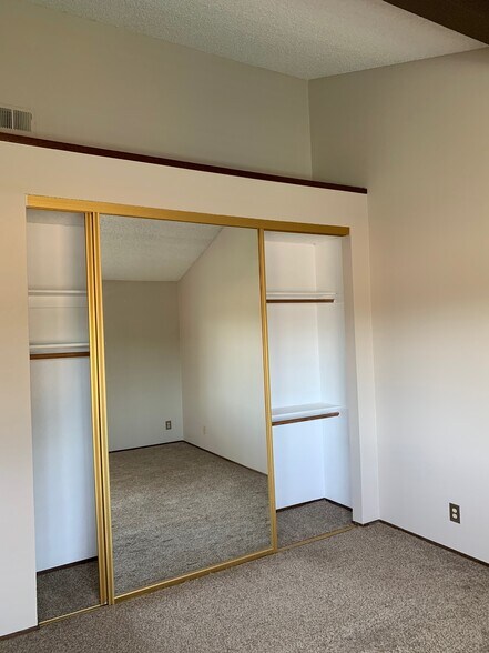Master Closet & Storage - 1400 Bowe Ave