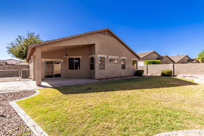 Building Photo - 4384 E Cherry Hills Dr