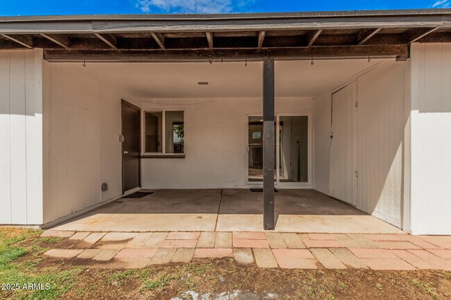 Building Photo - 3419 W Glenn Dr