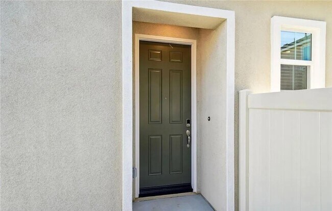 Building Photo - 40411 Via Cava