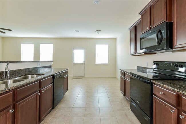 Building Photo - 27053 Leonardo Dr