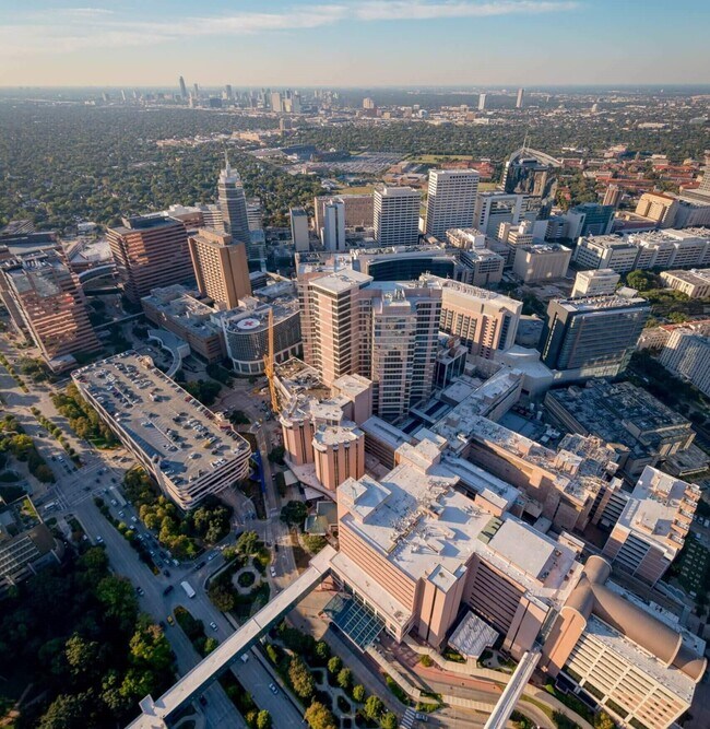 Building Photo - 4505 La Branch St