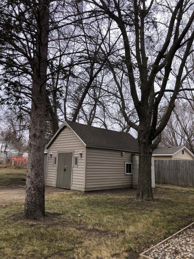 Building Photo - 524-512 12th St SW