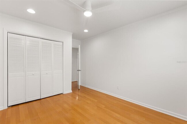 Building Photo - 1711 Chestnut Ave