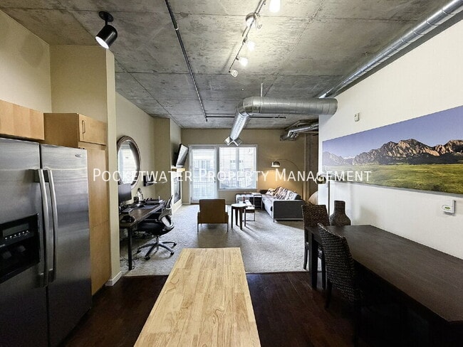 Building Photo - 3601 Arapahoe Ave