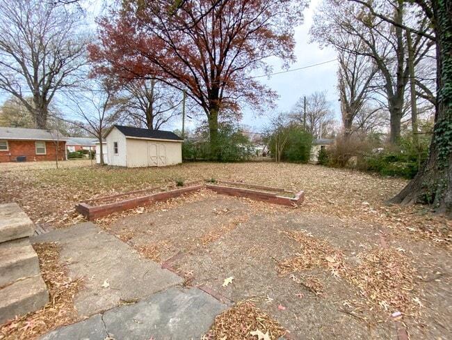 Building Photo - 3 bed, 1.5 bath home near Mt Moriah and Willow in E Memphis
