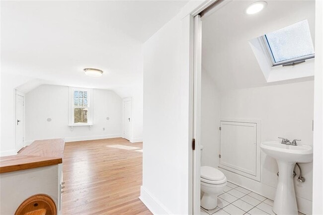 Building Photo - 31 Washington St