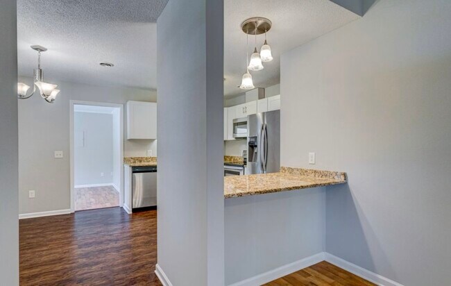 Building Photo - 6700 Batsonwood Ct