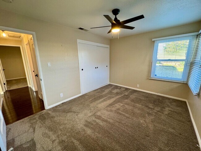 Building Photo - 1709 Guadalupe Ave