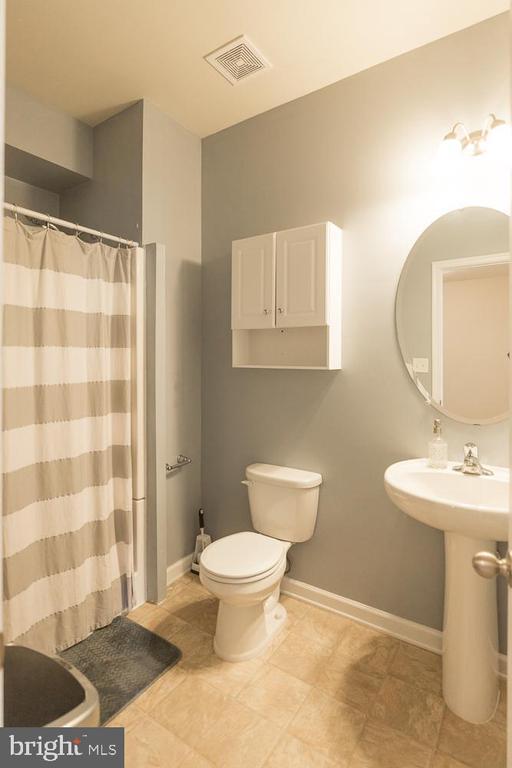 Building Photo - 155 Schramm Lp