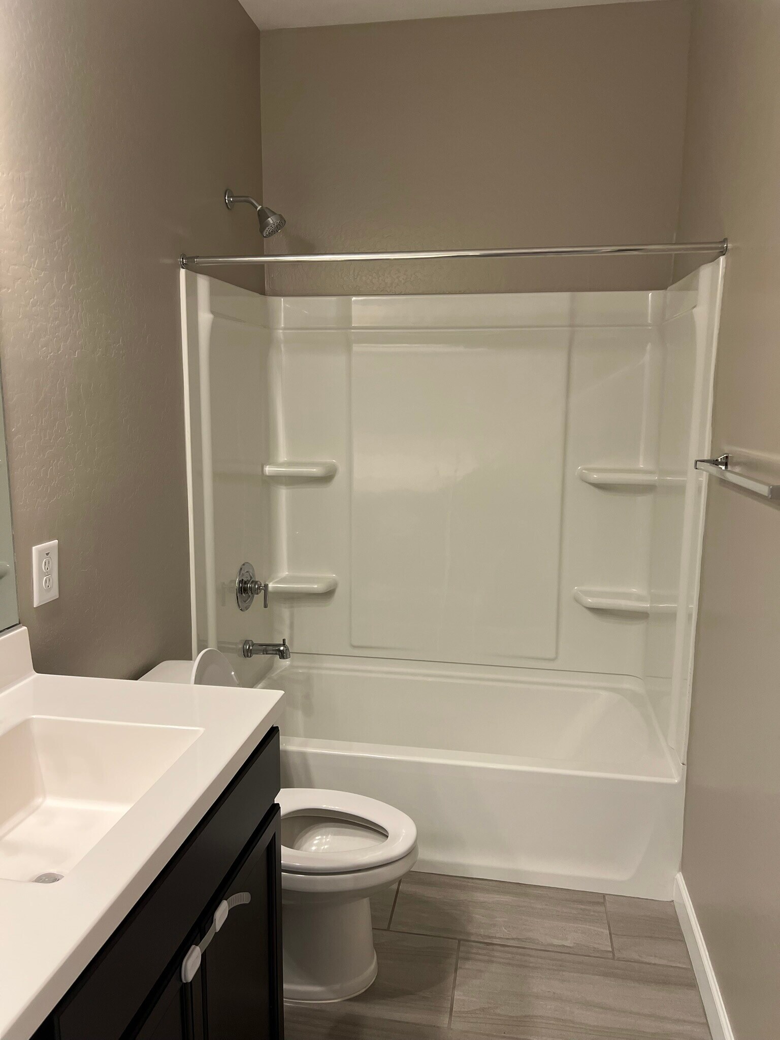 Building Photo - 1255 N Arizona Ave