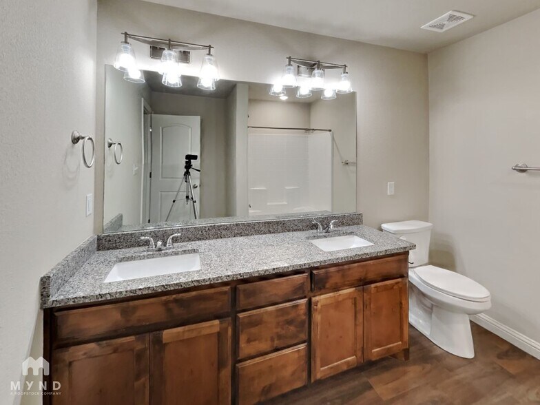 Building Photo - 786 Rolling Terrace Cir
